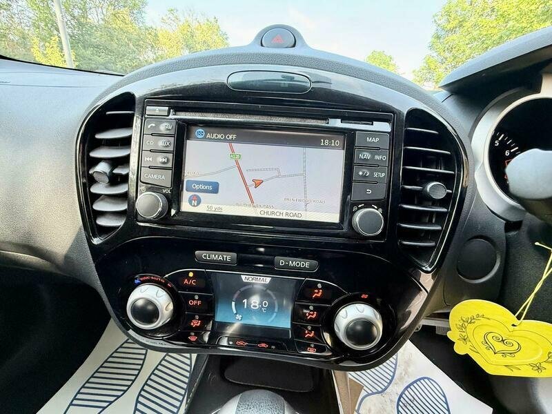 Nissan Juke 1.6 Acenta Premium Xtron Euro 5 Black #24