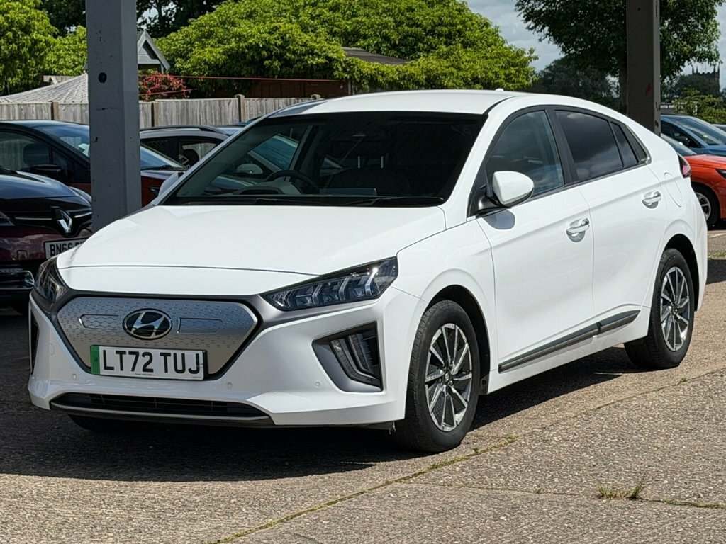 Hyundai Ioniq Hatchback LT72TUJ White #3