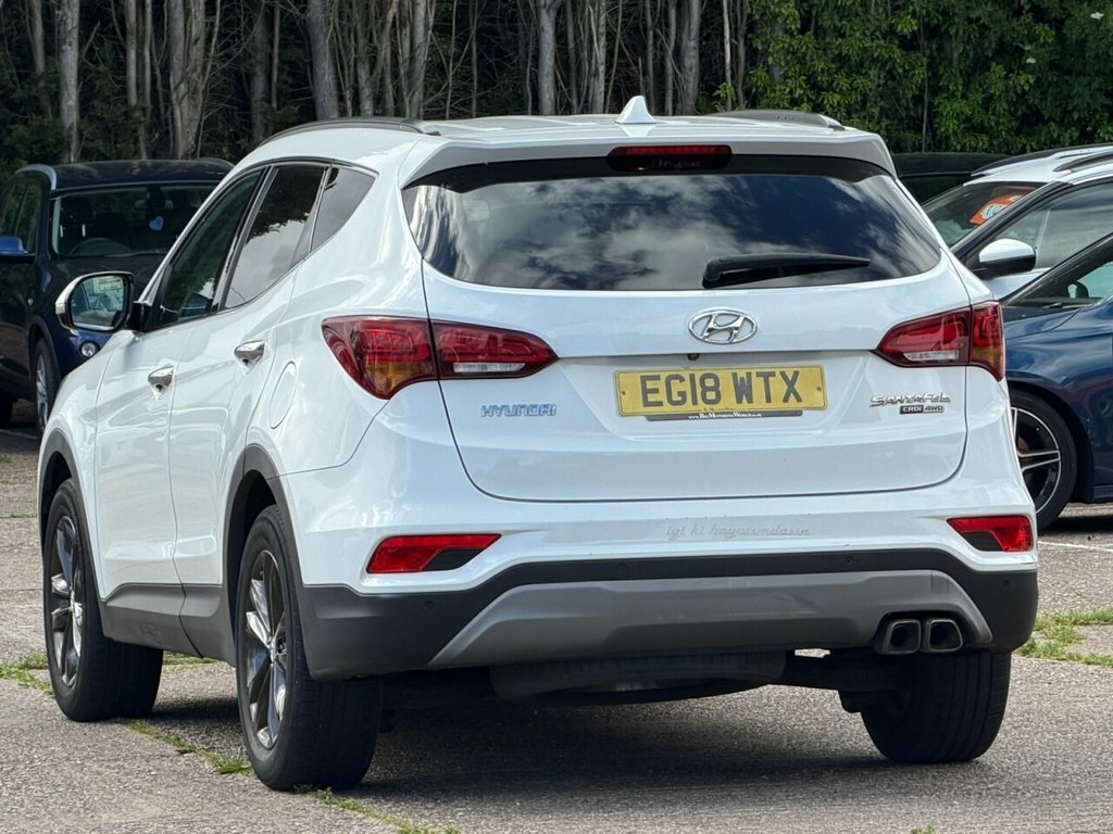 Hyundai Santa Fe 2.2L Premium White #4