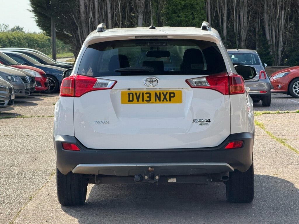 Toyota Rav 4 2.2L Icon White #5