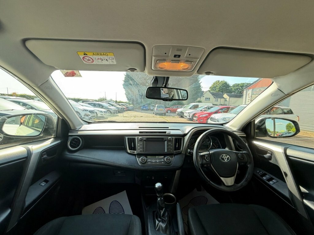 Toyota Rav 4 D-4d Invincible 5-Door Red #10