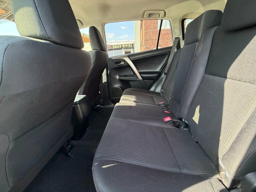 Toyota Rav 4 D-4d Invincible 5-Door Red #9