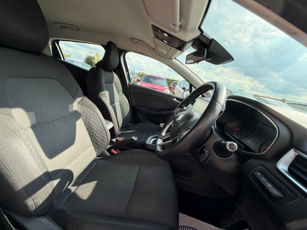 Renault Clio Renault Clio 1.0 Tce 90 Lutecia Se Black #10