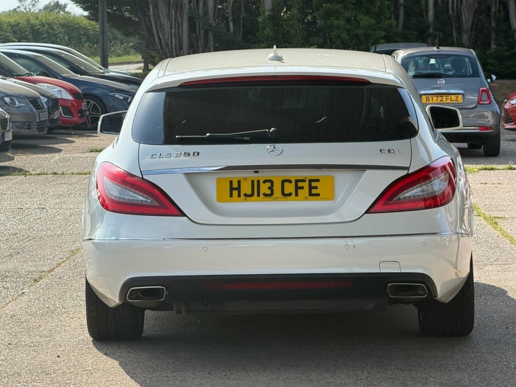 Mercedes-Benz CLS Estate White #5