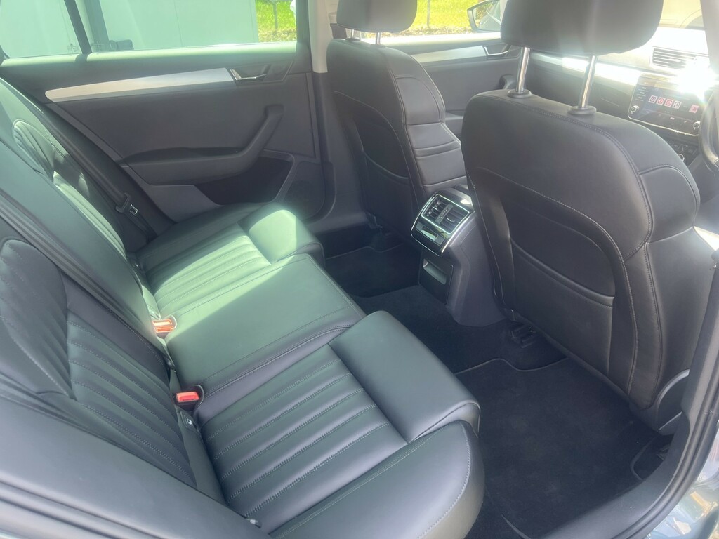 Skoda Superb Estate Green #12