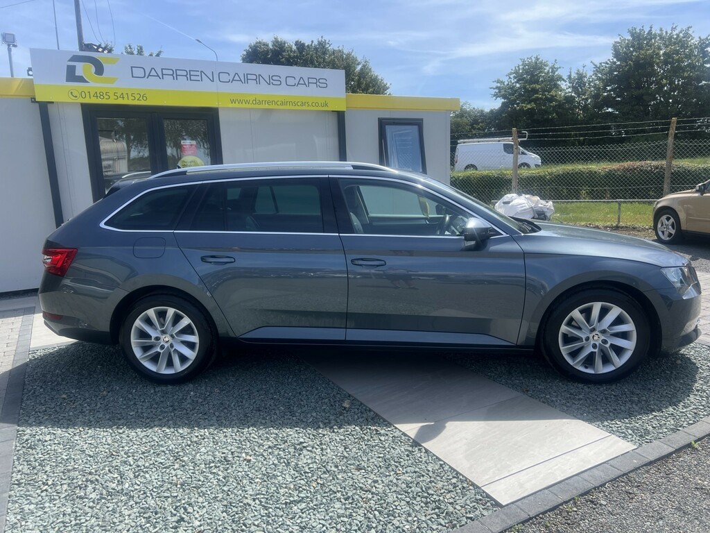 Skoda Superb Estate Green #9