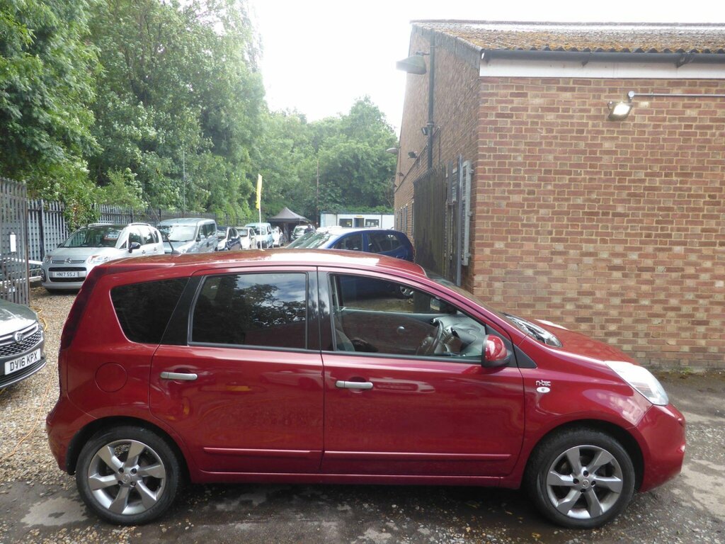 Nissan Note 1.6 16V N-tec Euro 5 Red #3