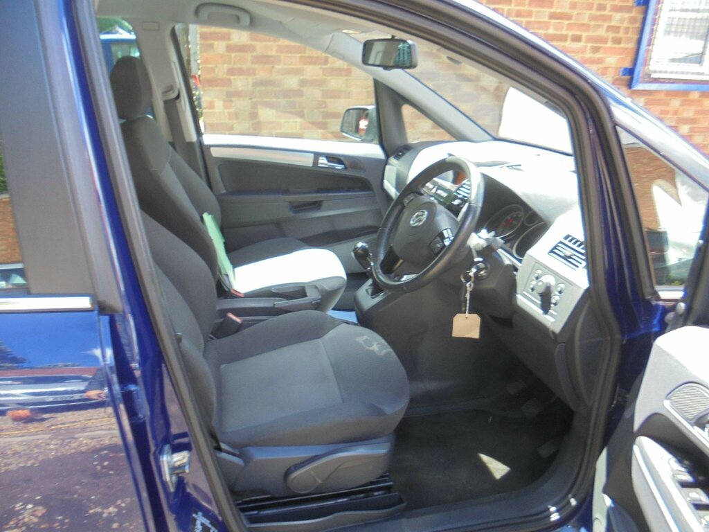 Vauxhall Zafira Design Silver #11