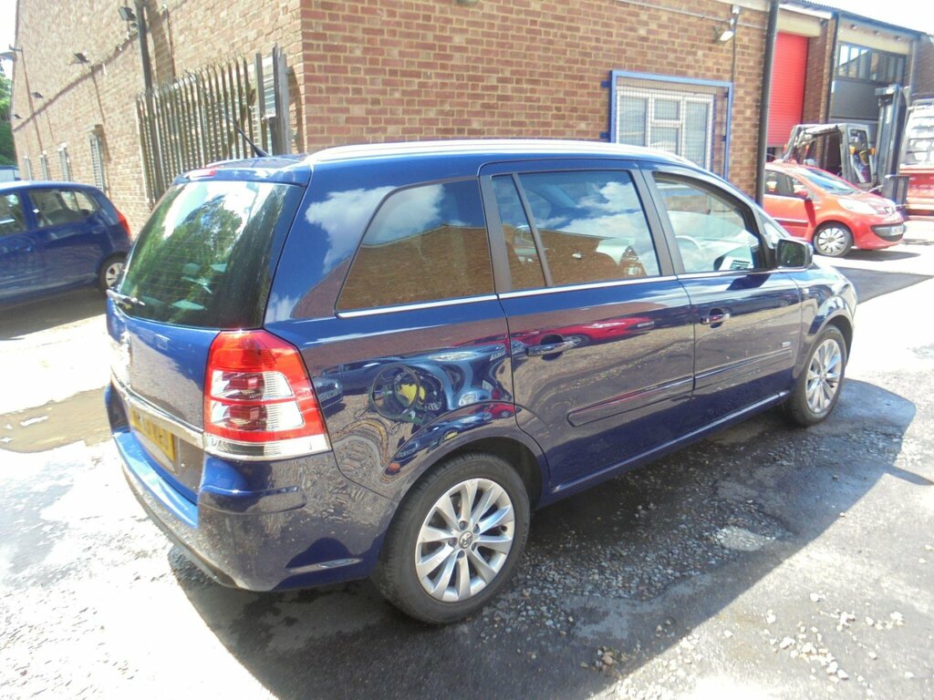 Vauxhall Zafira Design Silver #9