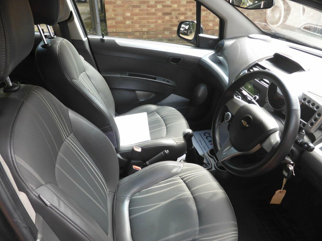 Chevrolet Spark 1.2 Ltz Black #10