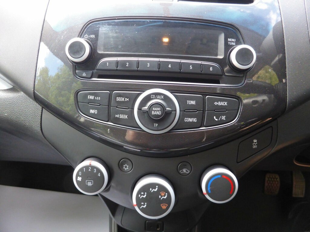 Chevrolet Spark 1.2 Ltz Black #12