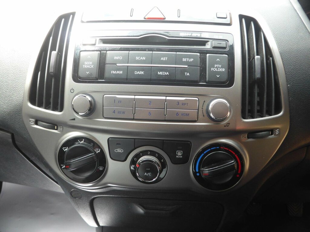 Hyundai I20 1.2 Active Euro 5 Silver #12