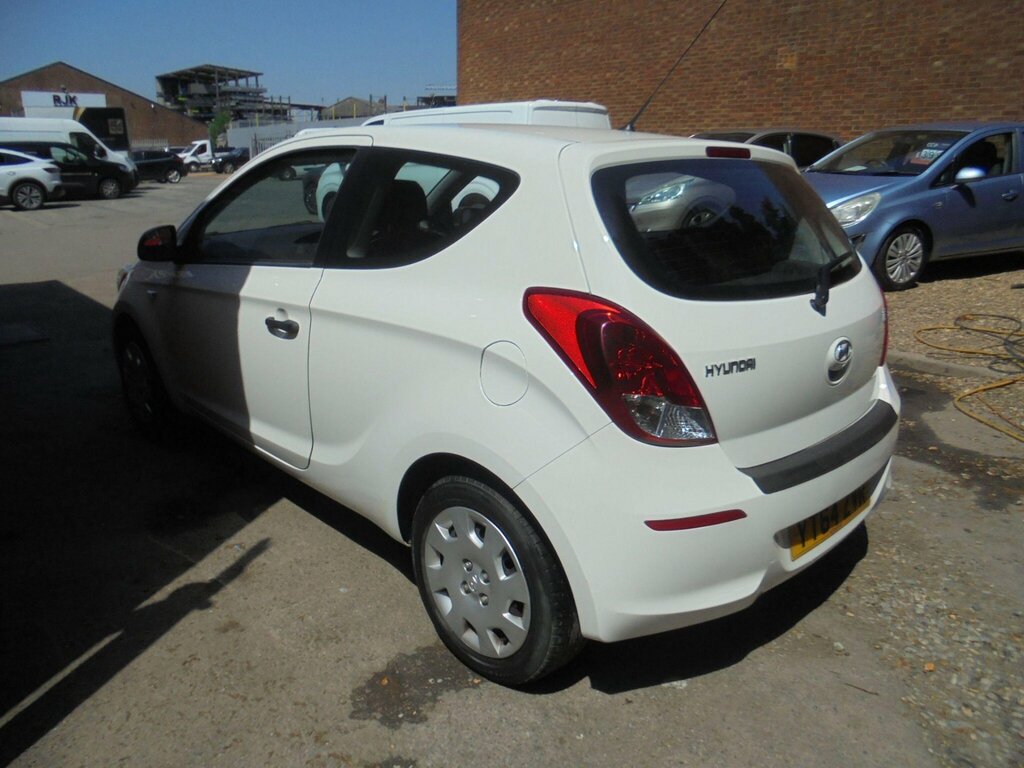 Hyundai I20 1.2 Classic Euro 5 YT64ZVR White #6