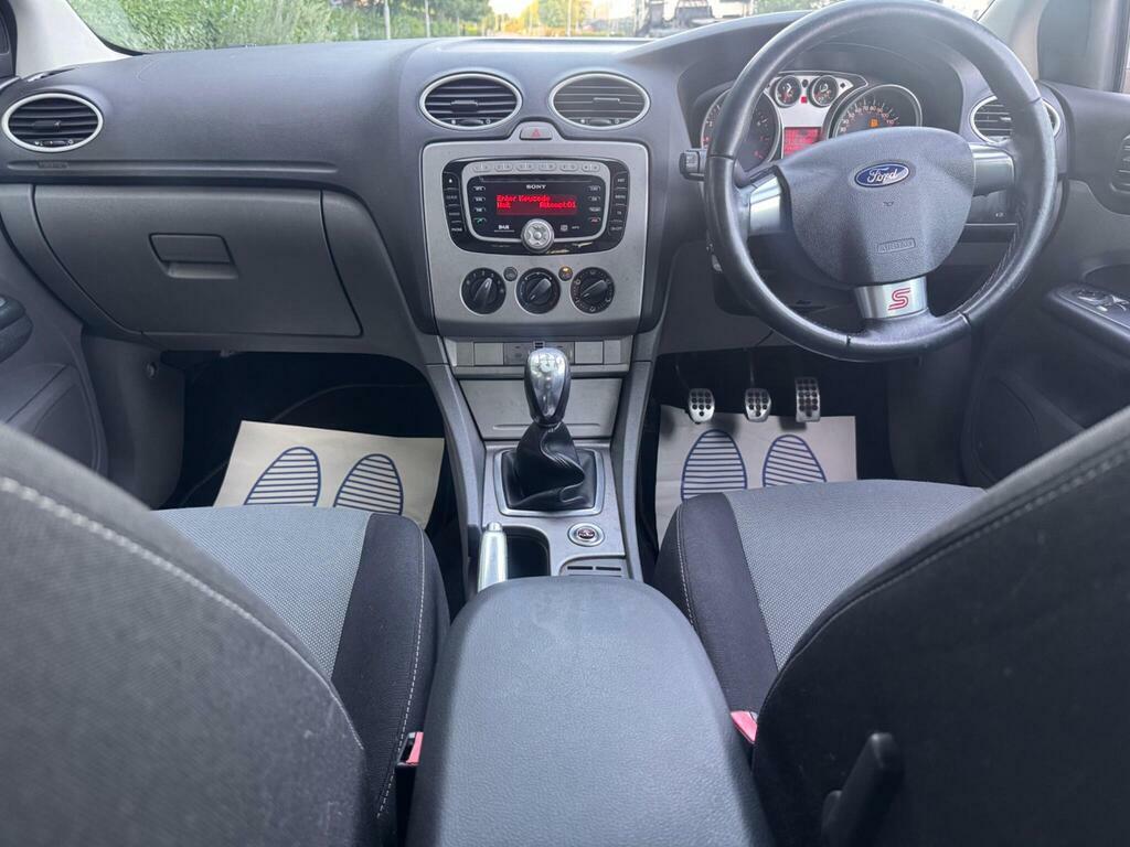 Ford Focus 2010 Ford Focusnbsp1.6 Zetec S Low Miles Gr Black #27