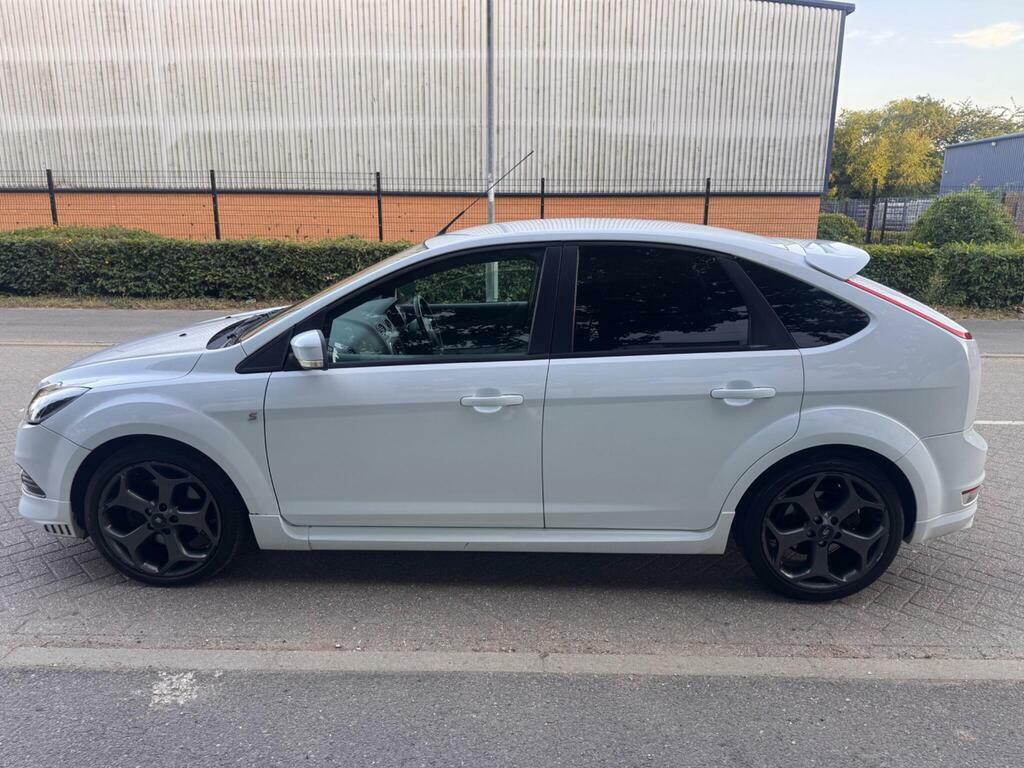 Ford Focus 2010 Ford Focusnbsp1.6 Zetec S Low Miles Gr Black #17