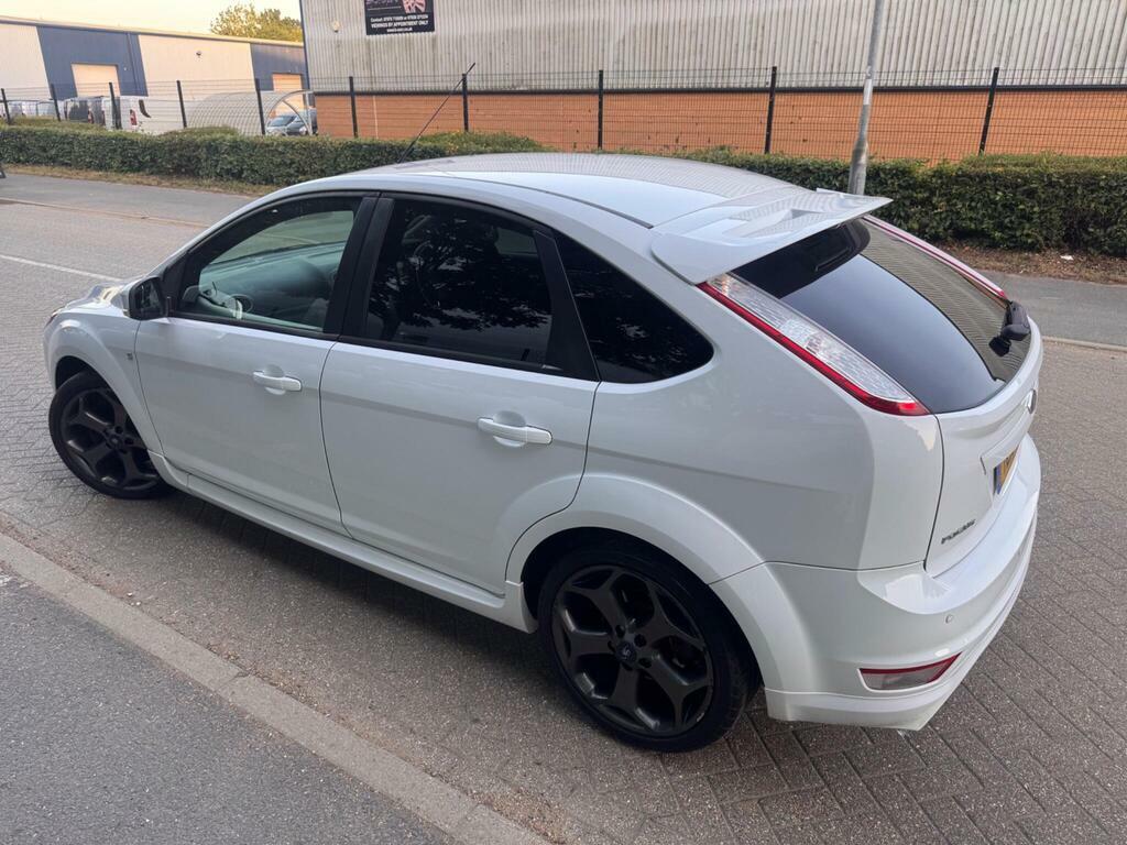 Ford Focus 2.0 Zetec S White #4