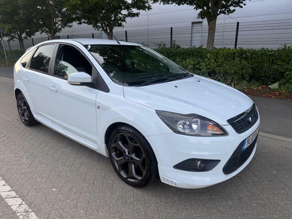 Ford Focus 2010 Ford Focusnbsp1.6 Zetec S Low Miles Gr Black #15