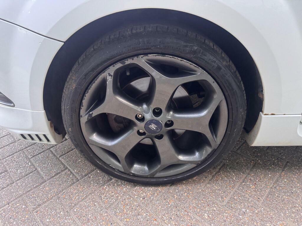 Ford Focus 2010 Ford Focusnbsp1.6 Zetec S Low Miles Gr Black #21
