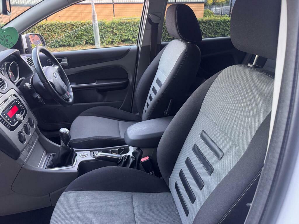 Ford Focus 2010 Ford Focusnbsp1.6 Zetec S Low Miles Gr Black #24