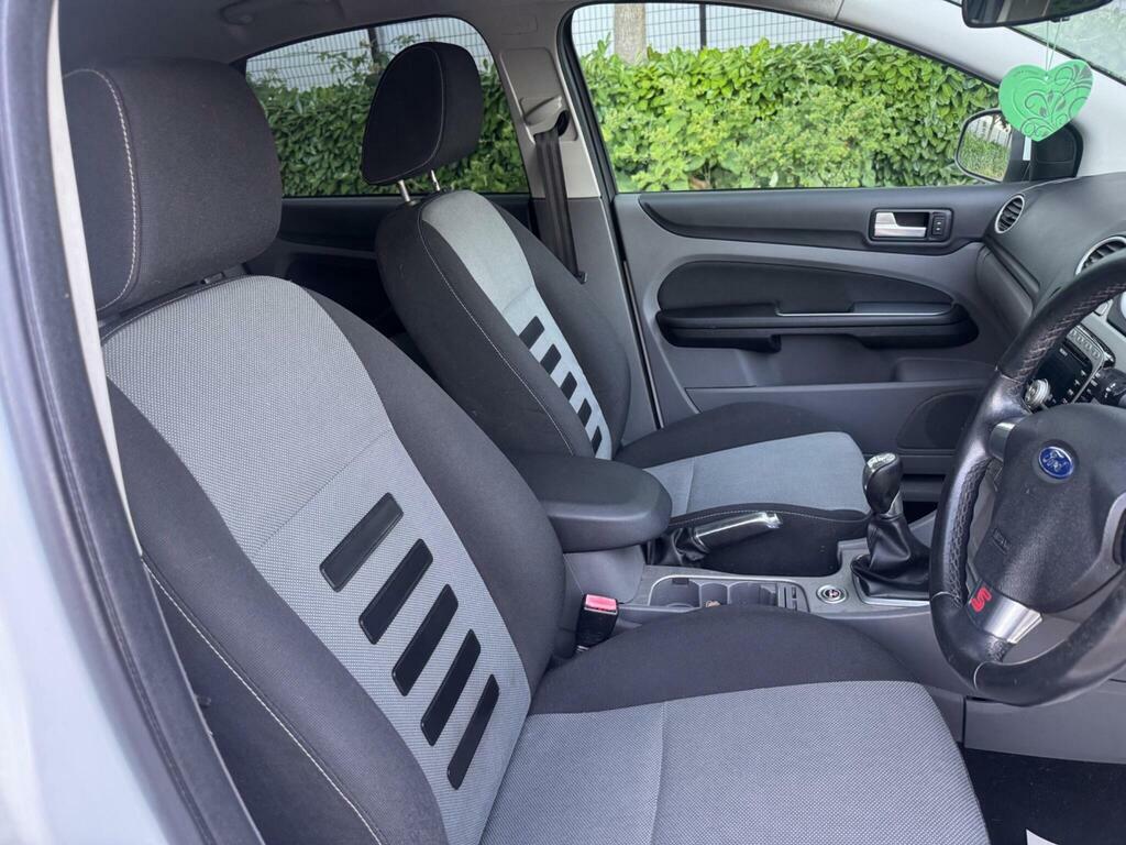 Ford Focus 2010 Ford Focusnbsp1.6 Zetec S Low Miles Gr Black #29