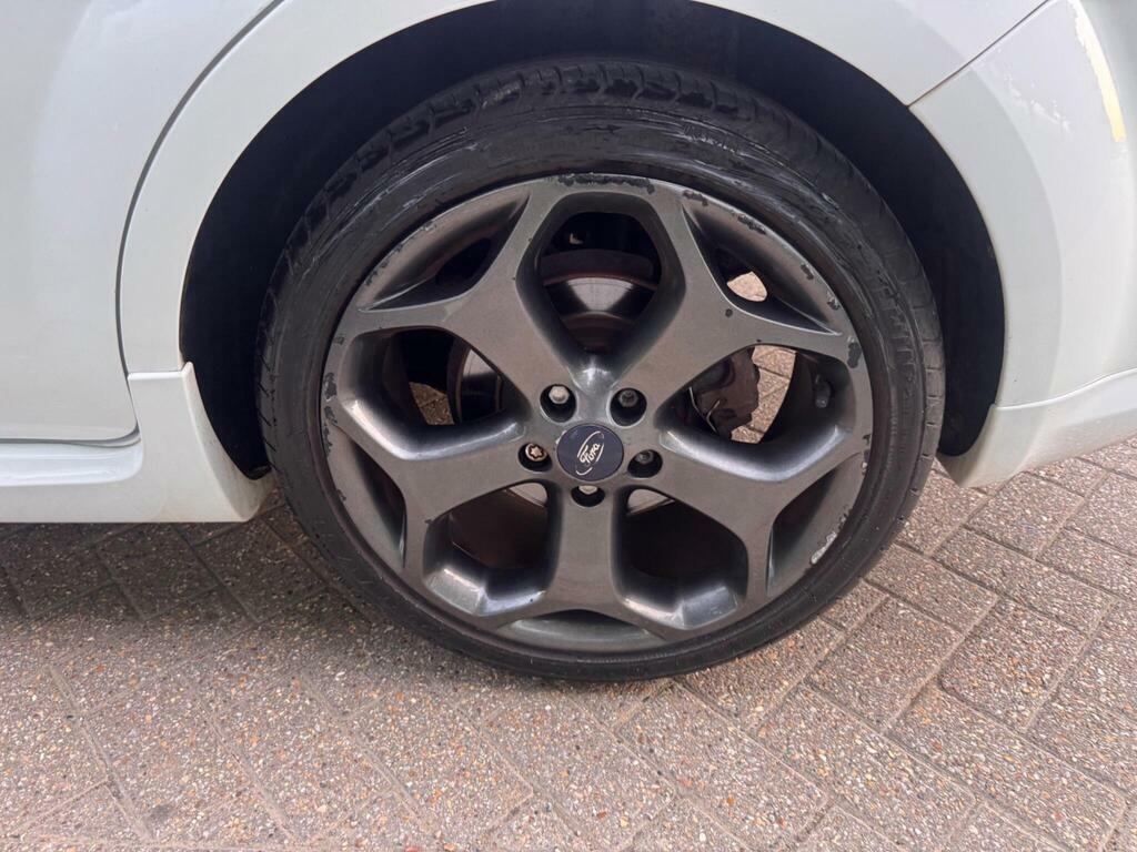 Ford Focus 2010 Ford Focusnbsp1.6 Zetec S Low Miles Gr Black #22