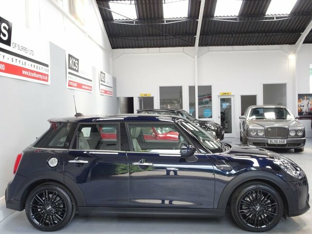Mini Hatch 2.0 Cooper S Exclusive Hatchback Steptr Black #3