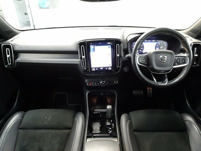 Volvo XC40 1.5 T3 R-design Suv Euro 6 Ss CK70KUY Black #2