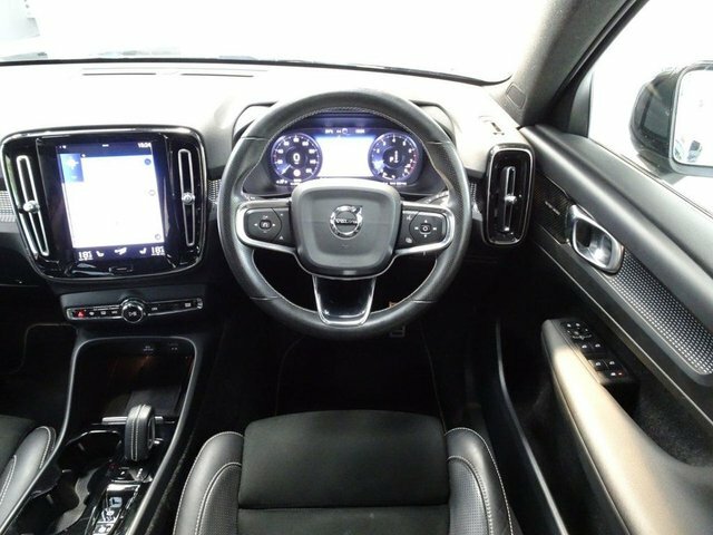 Volvo XC40 1.5 T3 R-design Suv Euro 6 Ss CK70KUY Black #6