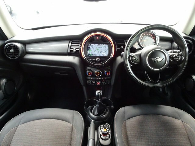 Mini Hatch 1.5 Cooper Hatchback Euro 6 Ss KP18HWT Black #2