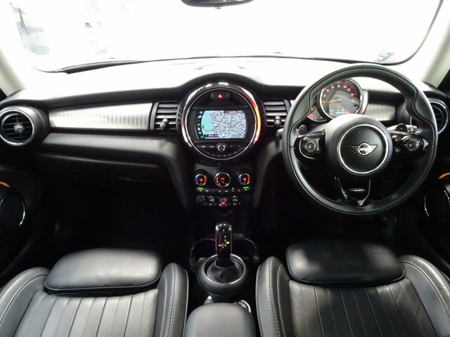 Mini Hatch 2.0 Cooper S Exclusive Hatchback Steptr RV69NNU Black #2