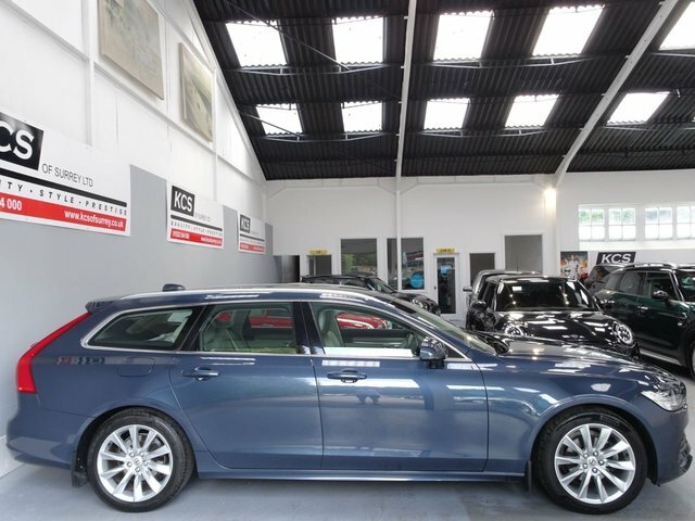 Volvo V90 2.0 T4 Momentum Plus Estate Euro 6 Blue #3