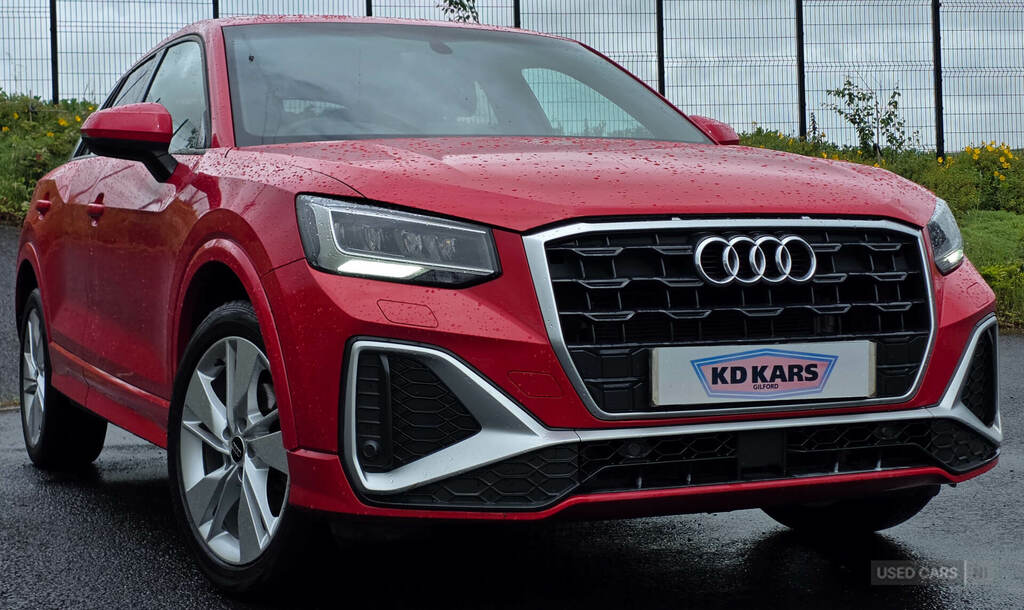 Audi Q2 30 Tfsi S Line GL73EOK Red #4
