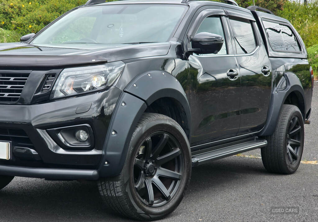 Nissan Navara Double Cab Pick Up N-guard 2.3Dci 190 Tt 4Wd Black #2