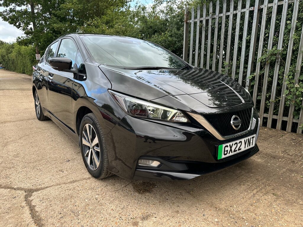 Nissan Leaf 40Kwh Acenta Hatchback 150 Ps Black