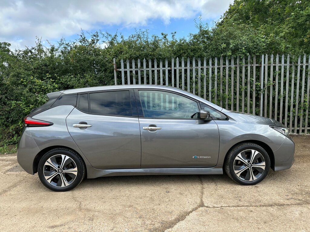 Nissan Leaf 40Kwh 3.Zero Hatchback 150 Ps Grey #2