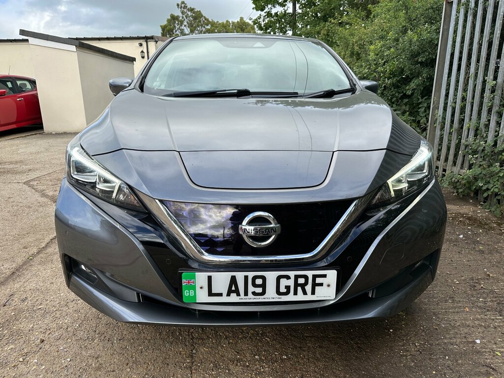 Nissan Leaf 40Kwh 3.Zero Hatchback 150 Ps Grey #3