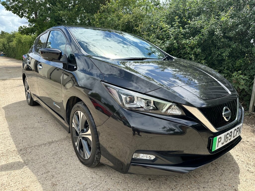 Nissan Leaf 40Kwh Tekna Hatchback 150 Ps Black #4