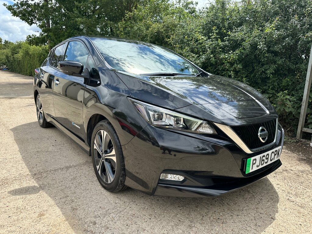 Nissan Leaf 40Kwh Tekna Hatchback 150 Ps Black
