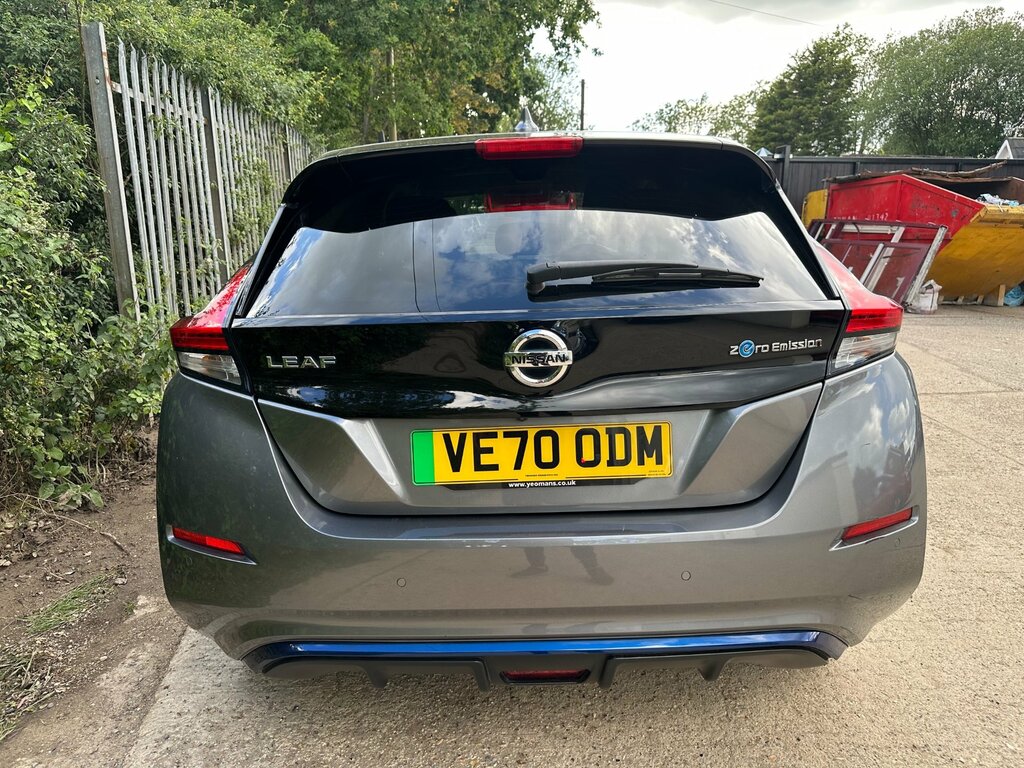 Nissan Leaf 62Kwh E Tekna Hatchback 217 Ps Grey #4