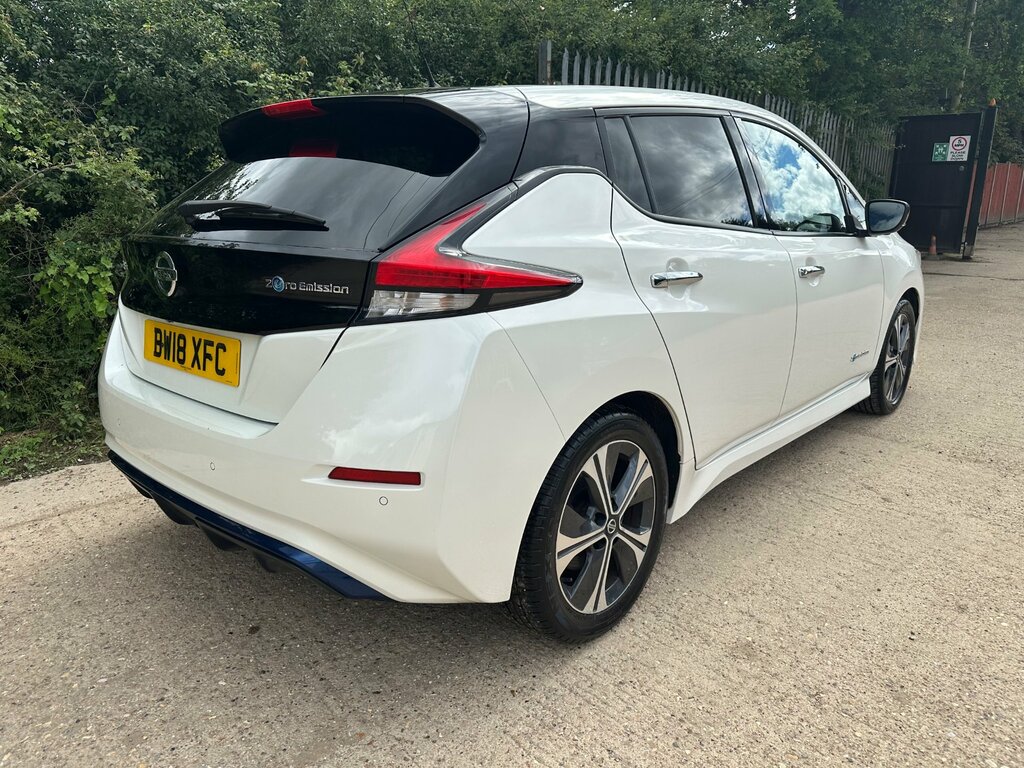Nissan Leaf 40Kwh Tekna Hatchback 150 Ps White #3