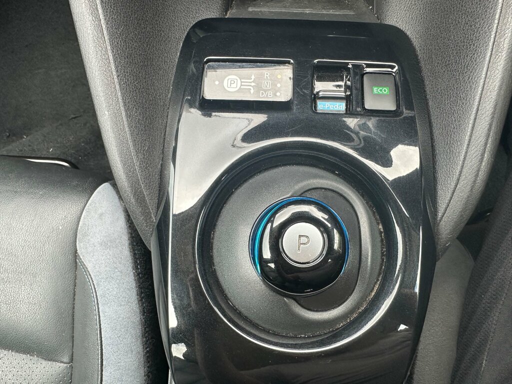 Nissan Leaf 40Kwh 2.Zero Hatchback 150 Ps Black #42