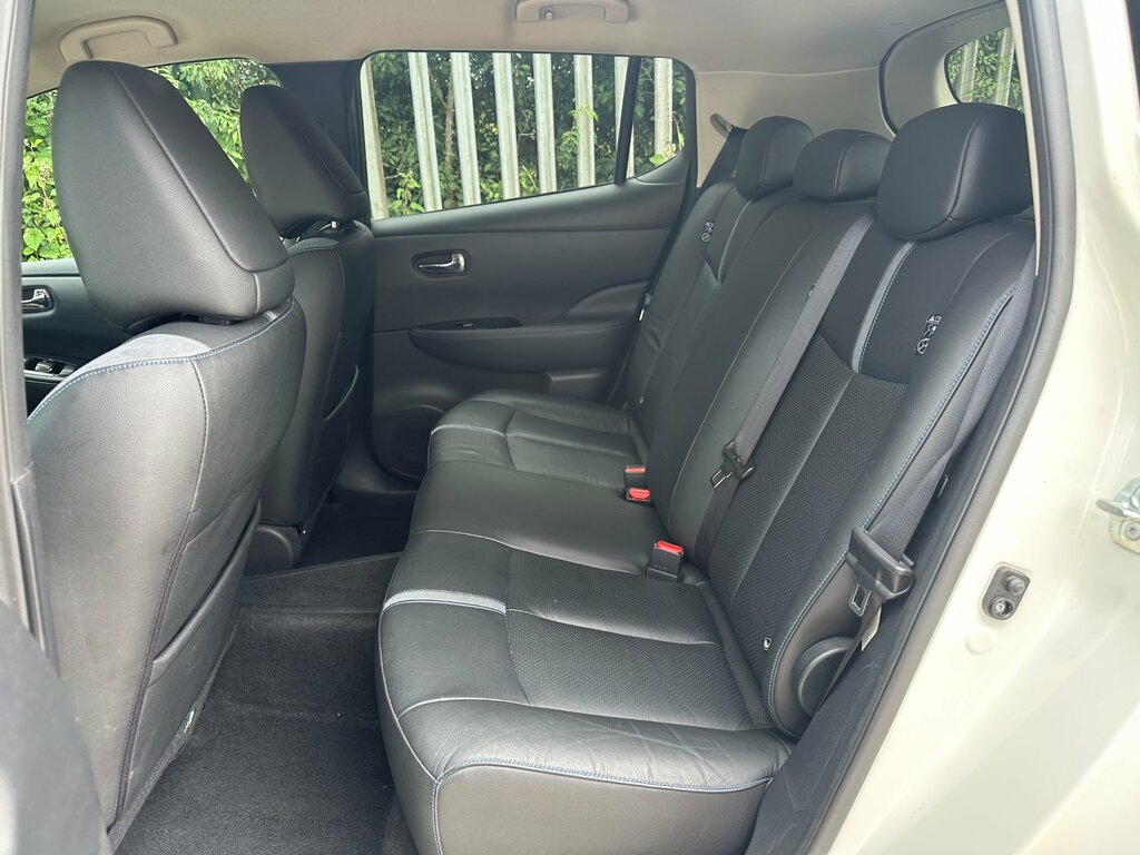 Nissan Leaf 40Kwh 2.Zero Hatchback 150 Ps Black #28