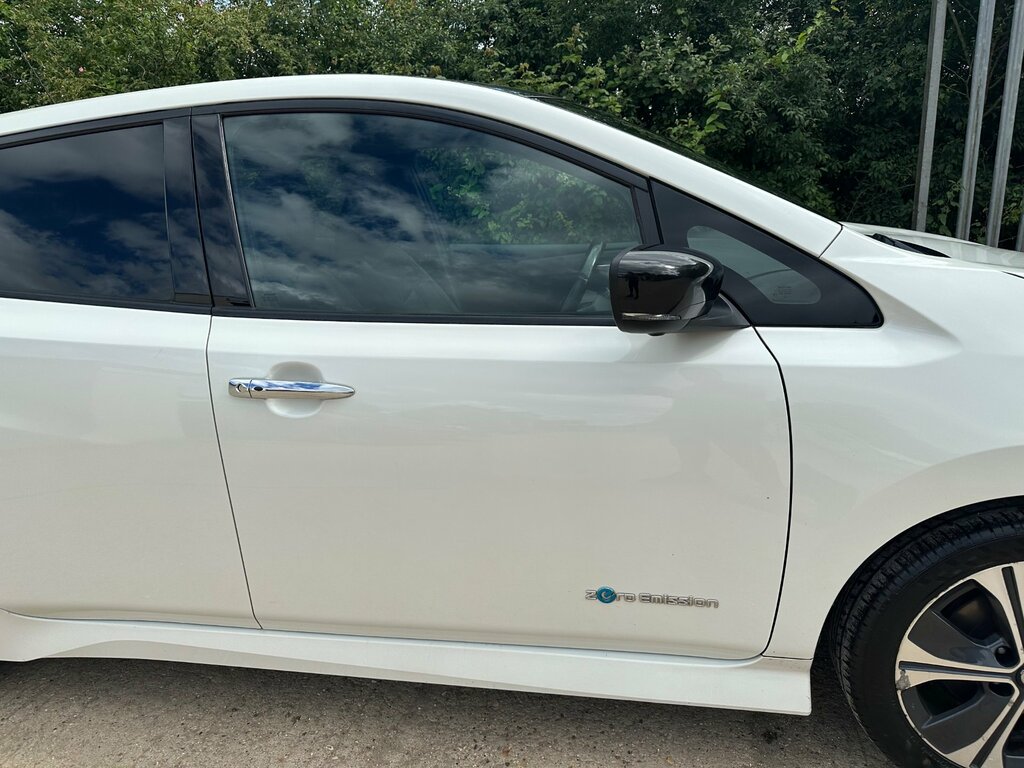 Nissan Leaf 40Kwh 2.Zero Hatchback 150 Ps Black #10