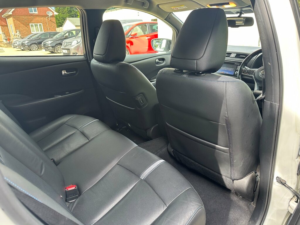 Nissan Leaf 40Kwh 2.Zero Hatchback 150 Ps Black #32