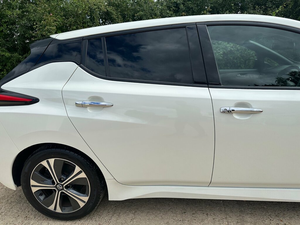 Nissan Leaf 40Kwh 2.Zero Hatchback 150 Ps Black #9