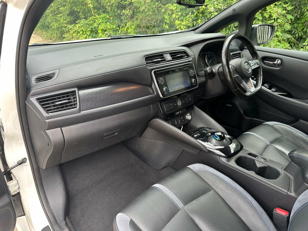 Nissan Leaf 40Kwh 2.Zero Hatchback 150 Ps Black #26
