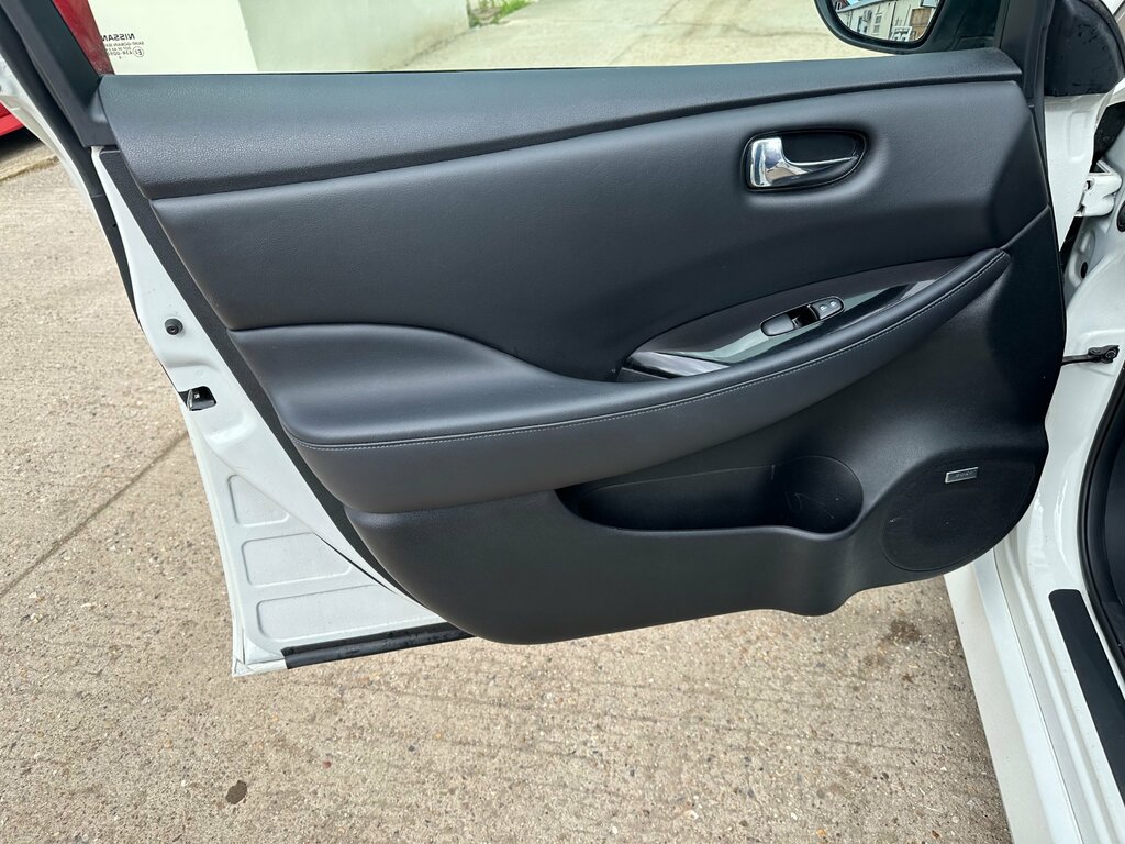 Nissan Leaf 40Kwh 2.Zero Hatchback 150 Ps Black #27