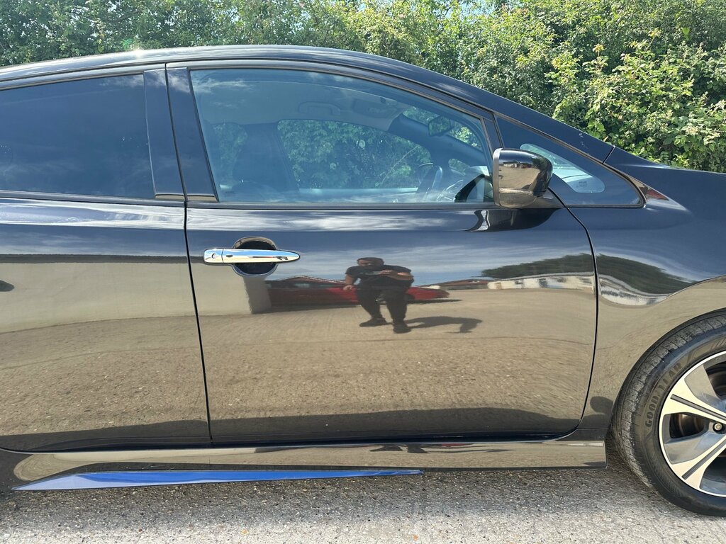 Nissan Leaf 40Kwh N-connecta Hatchback 150 Black #6