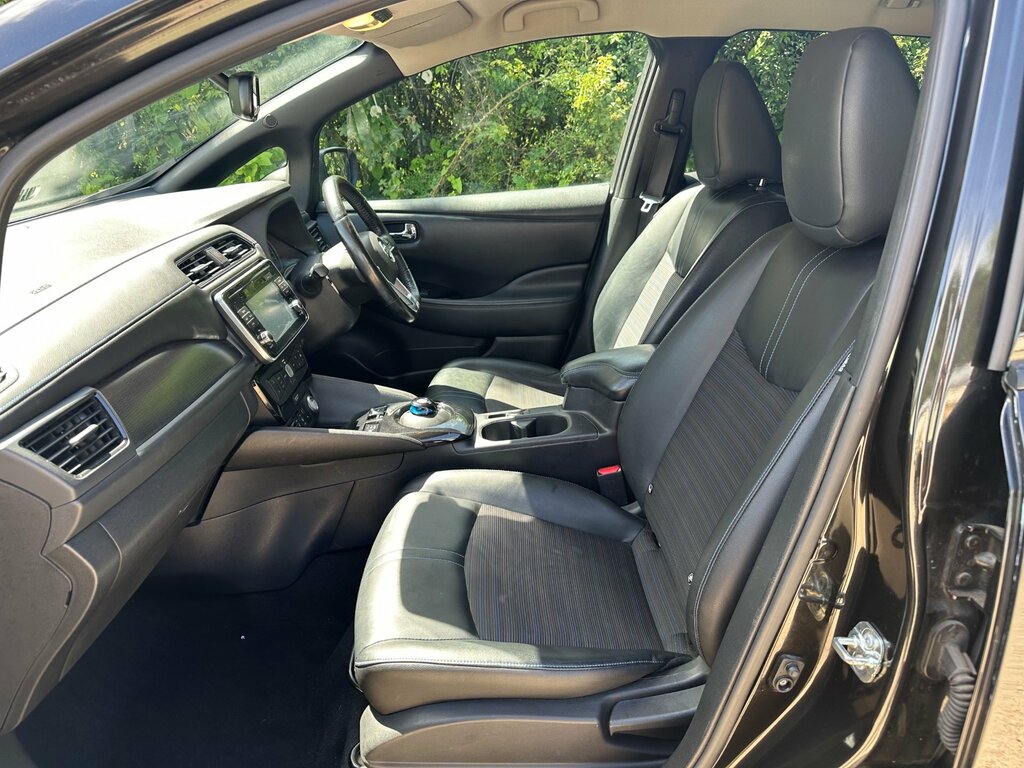 Nissan Leaf N-connecta Grey #25