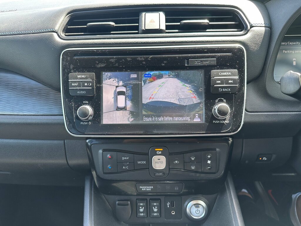 Nissan Leaf N-connecta Grey #37